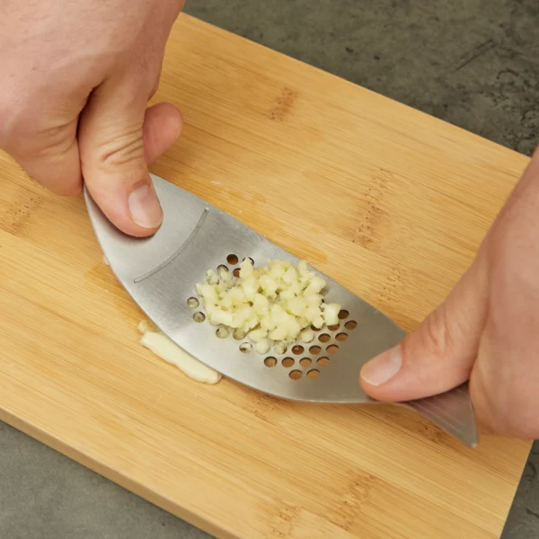 Fish Garlic Press - Image 2