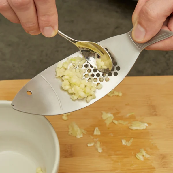 Fish Garlic Press - Image 3