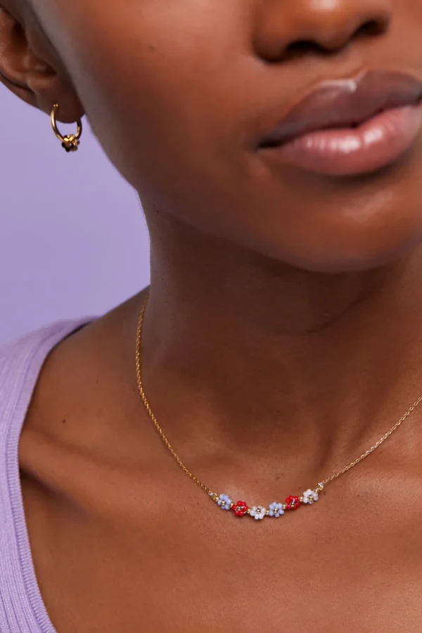 Red, Blue & White Daisy Chain Necklace - Image 5