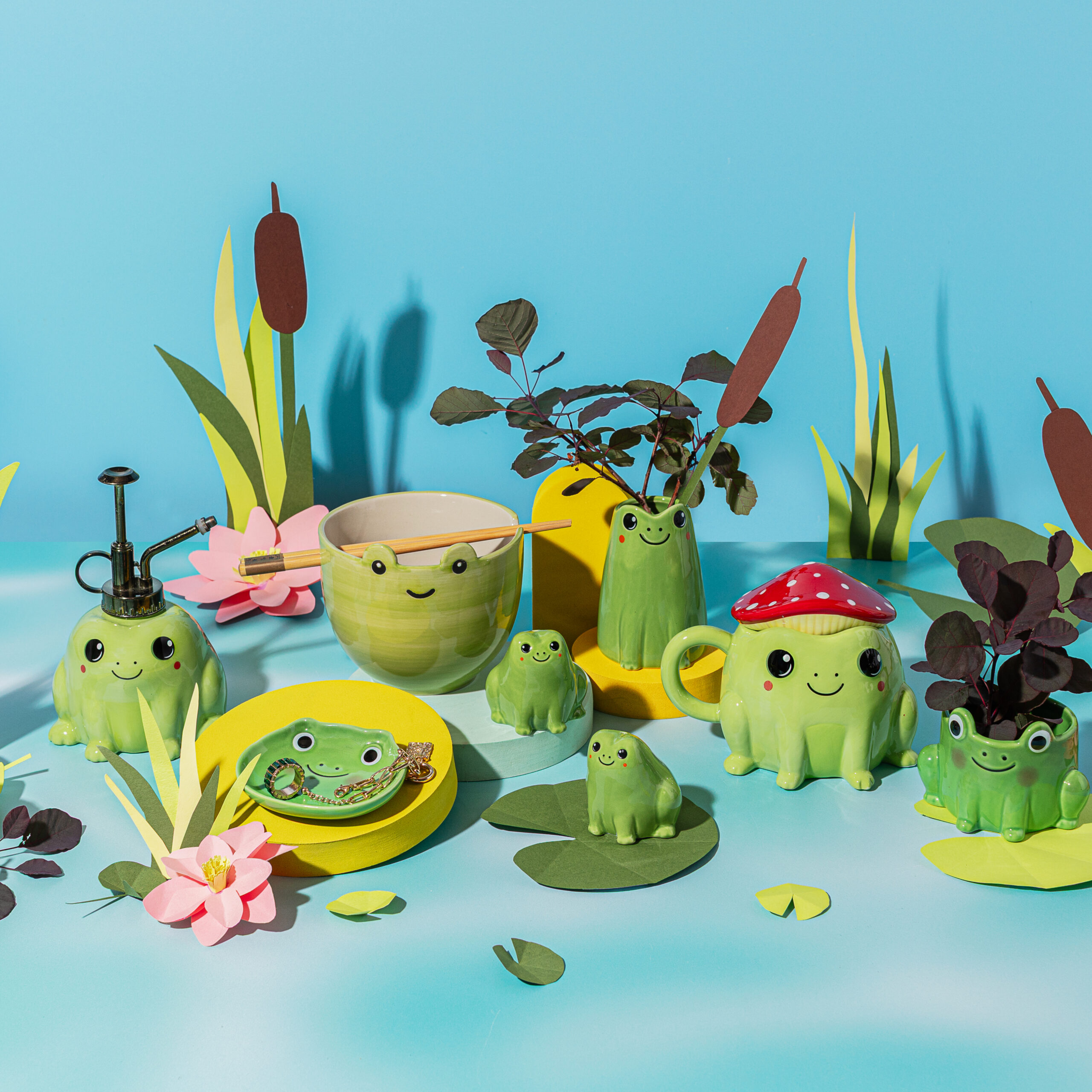 Frog Salt & Pepper Shakers - Image 2